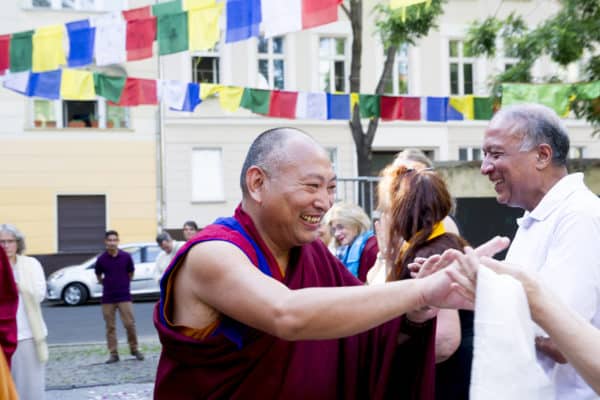 190611-242-HIS_HOLINESS_ARRIVAL_IN_BERLIN