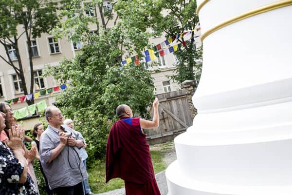 190611-284-HIS_HOLINESS_ARRIVAL_IN_BERLIN