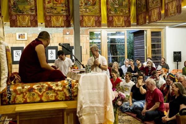 190611-329-HIS_HOLINESS_ARRIVAL_IN_BERLIN