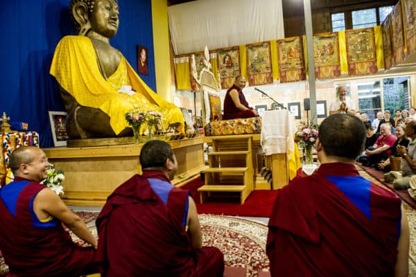 190611-333-HIS_HOLINESS_ARRIVAL_IN_BERLIN